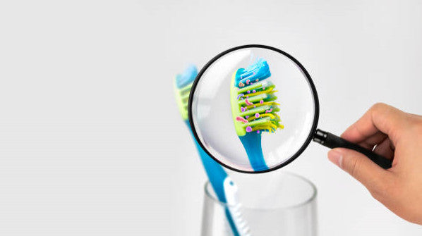 Como Limpar a Sua Escova de Dentes Após Ter COVID-19: Melhores Dicas e Técnicas
